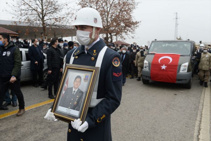 Şehit Uzman Çavuş Mehmet Çelik Malatya'da son yolculuğuna uğurlandı 14
