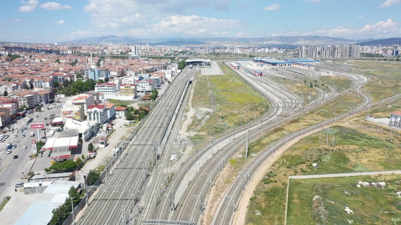Bir Bölgenin Çilesi Bitiyor: Mansur Yavaş İstasyon Caddesi’ndeki Yılların Trafik Sorununu Çözüyor 1