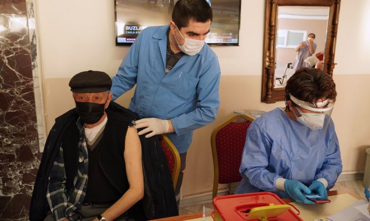 Keçiören Belediyesi Huzurevi’nde İlk Doz Aşılar Yapıldı 3