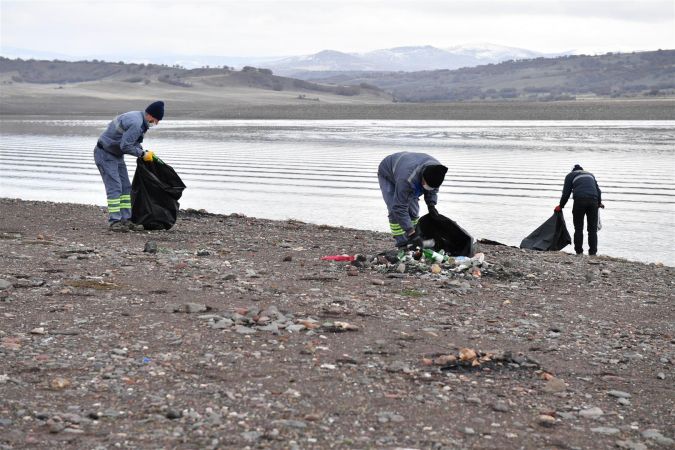 Aski Baraj Ve Göl Kıyılarını Çöplerden Temizliyor 2