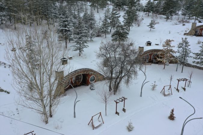 Sivas'ta kar altındaki "Hobbit Evleri" ilgi görüyor 1