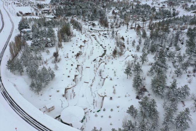 Sivas'ta kar altındaki "Hobbit Evleri" ilgi görüyor 2