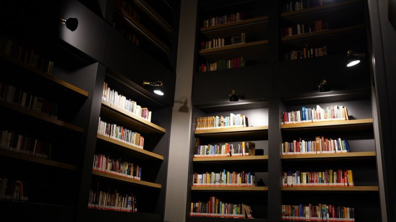 Bursa'da yapımı tamamlanan "Mümine Şeremet Uyumayan Kütüphanesi" yarın açılacak 4