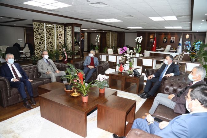 Rektörler Aydınlı Ve Şarlı, Çubuk Belediye Başkanı Demirbaş'ı Ziyaret Etti 5
