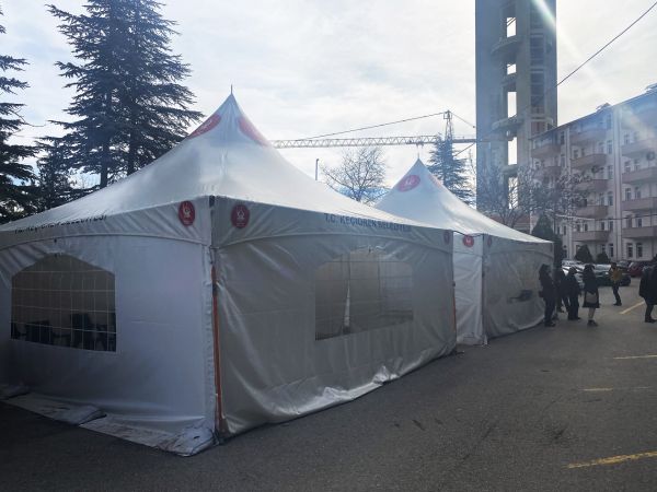 Ankara Keçiören belediyesinden hastanelere ısıtıcılı bekleme çadırı 1