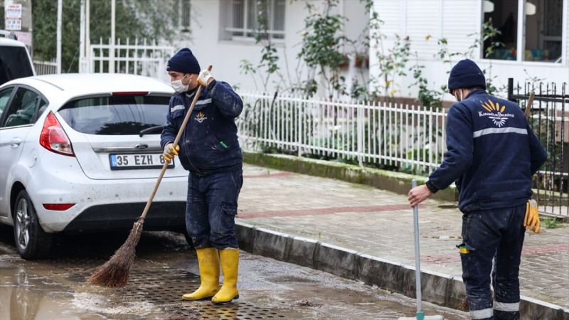 Kuvvetli Yağış Sonrası Ağır Darbe Alan İzmir'de Yaralar Sarılıyor! İşte Son Durum! 1