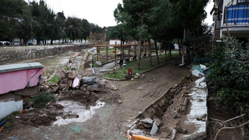 Kuvvetli Yağış Sonrası Ağır Darbe Alan İzmir'de Yaralar Sarılıyor! İşte Son Durum! 9