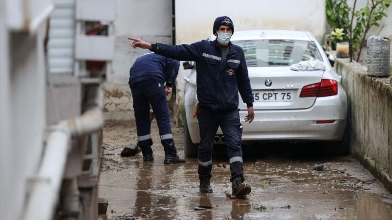 Kuvvetli Yağış Sonrası Ağır Darbe Alan İzmir'de Yaralar Sarılıyor! İşte Son Durum! 13