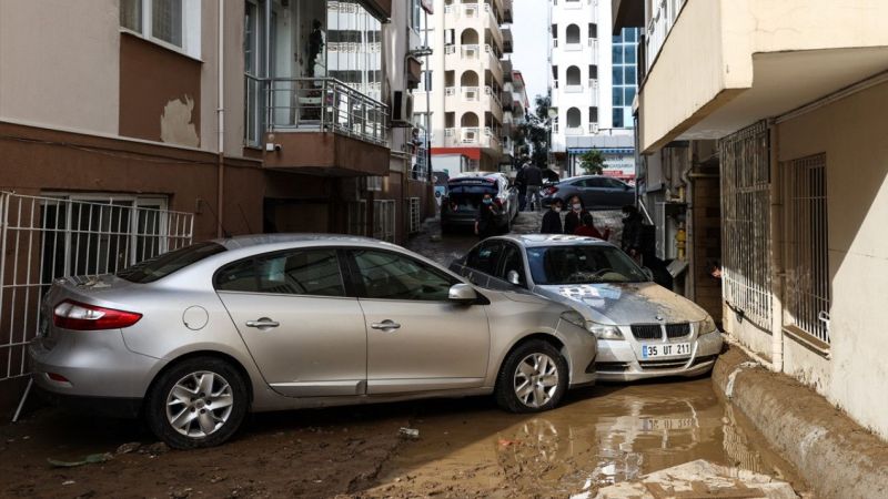 Kuvvetli Yağış Sonrası Ağır Darbe Alan İzmir'de Yaralar Sarılıyor! İşte Son Durum! 18