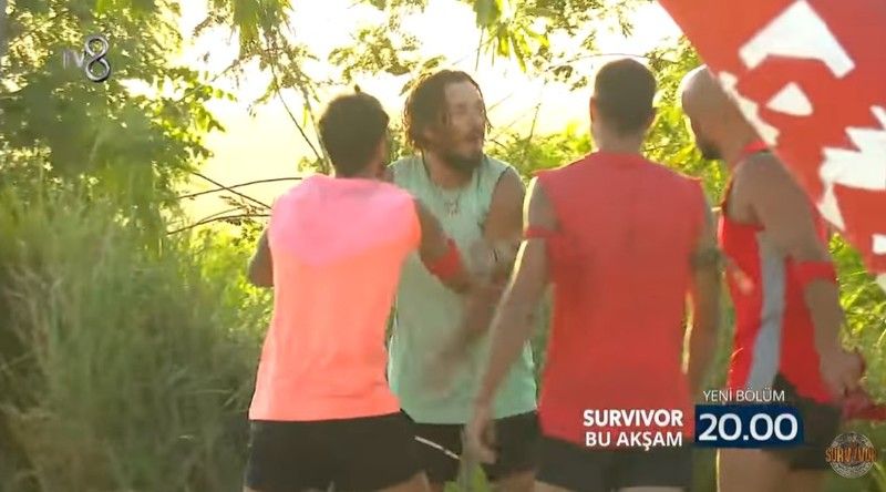 Survivor Ünlüler Takımında Yine Kaos Yine Kargaşa! Adayı Resmen O İsim Dağıttı! Öyle Bir Tekme Attı ki… 2