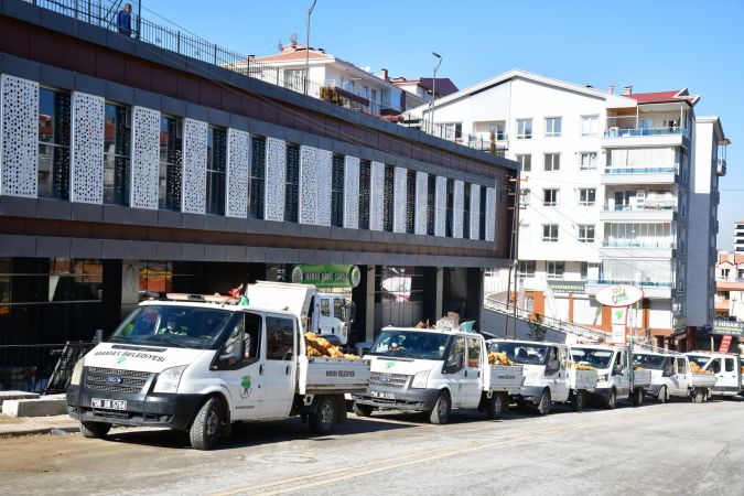 Mamak Belediyesi yardım! 3 bin 8 yüz haneye, 150 ton patates 8