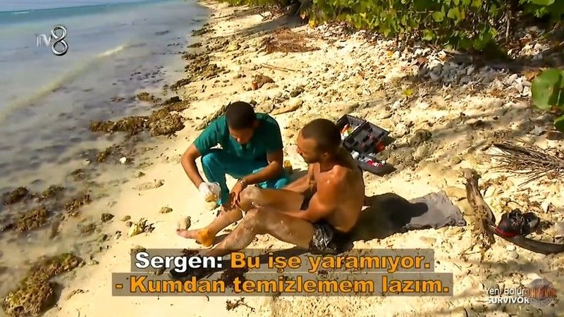 Survivor’da Şok Eleme! Konsey Acil Toplantı Yapabilir! O İsme Denizden Öyle Bir Hayvan Saldırdı ki, Bacağını Kaybediyordu! 3