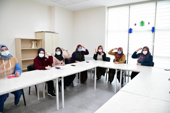 Mamak Belediyesinden Örnek Davranış! İşaret Dili Kursuyla Kadınlar Sessiz Dünyaya Ses Olacaklar 7