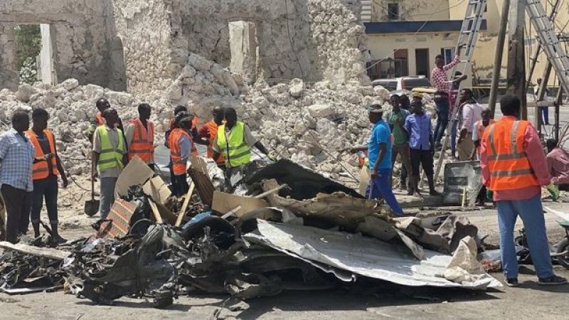 Somali'de Terör Saldırısı! Parlamento Binasının Önü Yerle Bir Oldu! 5