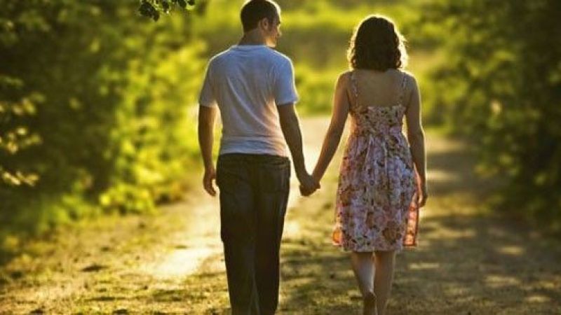 Erkekler Kızın Elini Niye Tutmak İster? Erkek Kızın Elini Tutunca Ne Hisseder, Beden Dili Nedir? 3