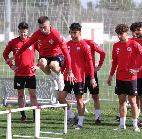 Antalyaspor'da Yenilmezlik Formülü Genç Oyuncular! Yanal'ın Formülü Açığa Çıktı! 15
