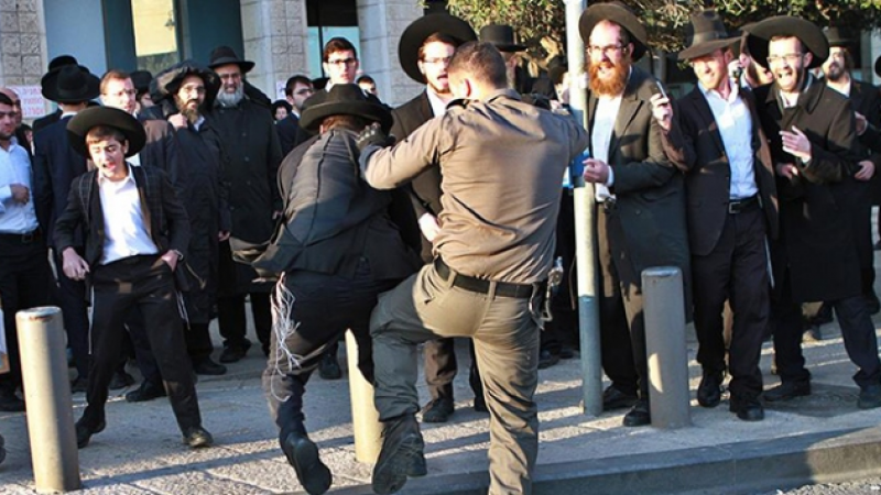 Gericilik Her Yerde! İsrail'li Ortodoks Yahudilerden İlginç Protesto! 4