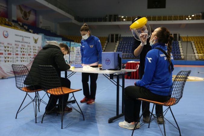 Yenimahalleli sporcuların PCR testleri Bilgi Hastanesi'nden 1