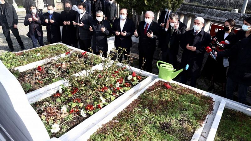 Erbakan Hoca'yı Mezarı Başında Andılar! Meclis Başkanı Şentop'tan Anlamlı Ziayeret! 4