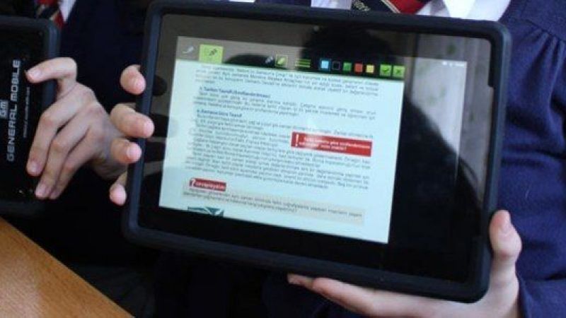 Öğrencilere Tablet Bilgisayar Dağıtımı Devam Ediyor! Bu Hafta 68 Bin Tablet Verilecek! 1