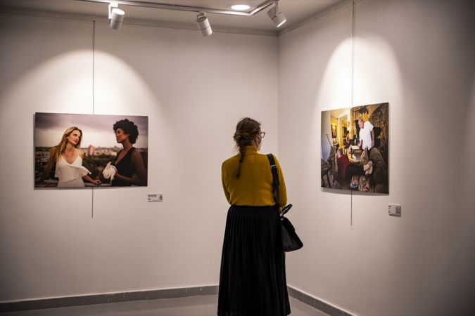 Meksikalı fotoğrafçı Galvan'ın "Alice'in Zamanı" sergisi Ankara'da açıldı 4