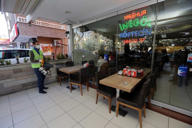 Ankara'da Kafe ve restoranlar dezenfekte ediliyor 4