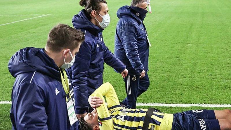 Fenerbahçe'de Moraller Bozuk! Mesut Özil'den Kötü Haber Var! 1