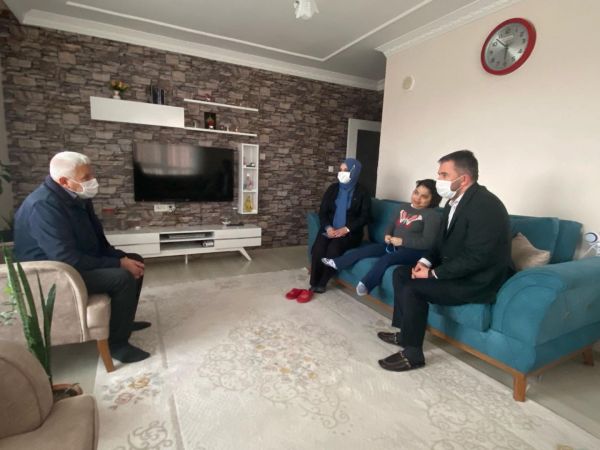 Başkan Ertuğrul Çetin’den Rabia Şenses’e Moral Ziyareti 1