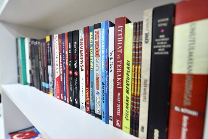 Büyükşehirden Okuma Alışkanlığını Artıracak Yeni Hizmet: Metro Kitap İstasyonu Açıldı! 6