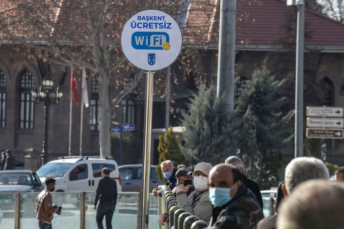 Ankara’da İnternet İnsan Hakkı: Meydanlarda Ücretsiz İnternet Büyük İlgi Görüyor! 11