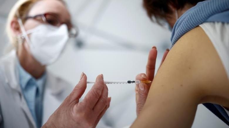 Kovid-19 Aşısının Kullanımı Ülkelerde Durdurulmaya Başlandı! 1