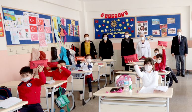Çankaya'dan Eğitime Destek: 15 Günde Okullara 30 Bin Hijyen Seti Dağıttı... 3