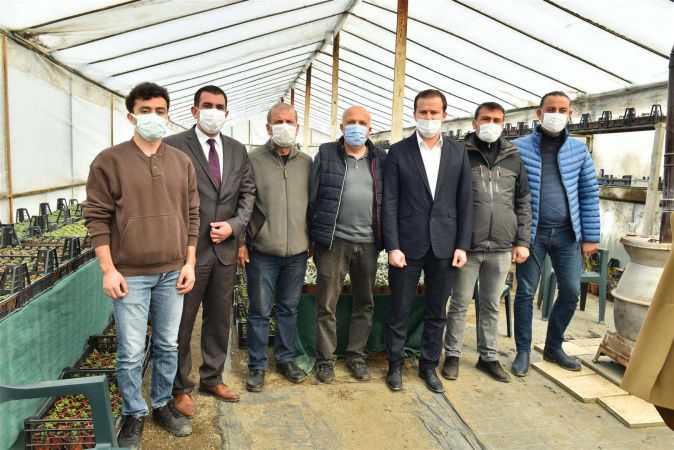 Mansur Yavaş Bir Sözünü Daha Tutuyor: Ankara’da Sözleşmeli Çiçek Üreticiliği Dönemi Başlıyor! 9