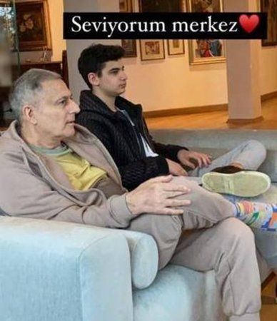 Mehmet Ali Erbil’den Şok Görsel! Oğlunun Babasına Benzerliğini Görenler ‘İkizi Var!’ Dedi! Sosyal Medya Bu Görselle Çalkalanıyor… 3