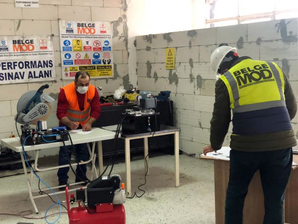 Ankara'da Belediye çalışanlarına Mesleki Yeterlilik sınavları başladı 2