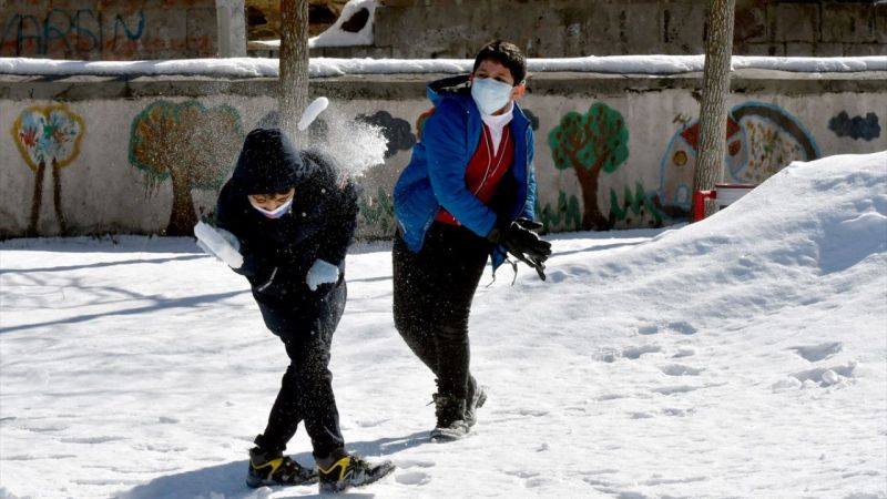 Mart Ayı Sonu Olmasına Rağmen Türkiye'de Buz Sarkıtları Oluştu! 6