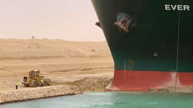 Süveyş Kanalı Krizinde Sona Gelindi! Süveyş Kanalı Gemi Trafiğine Ne Zaman Açılacak? 1