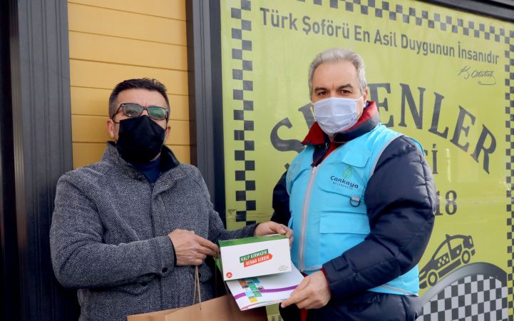 Çankaya Belediyesi, Ankara'ın nüfusu kadar maske dağıttı 1