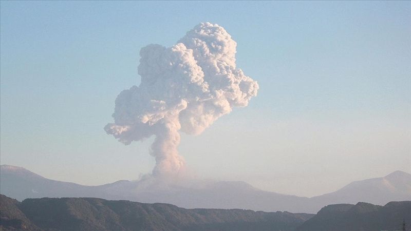 Japonya'da Otake Yanardağı'nda Patlama! Ciddi Uyarılar Yapıldı 1