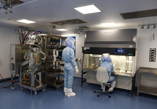 BioNTech Kovid-19 Aşısı Üretim Tesisi Basın Mensuplarına Açıldı! 15