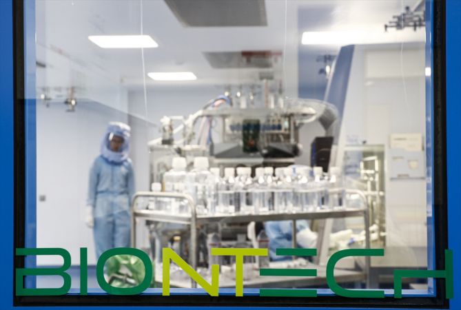 BioNTech Kovid-19 Aşısı Üretim Tesisi Basın Mensuplarına Açıldı! 39