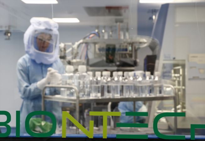 BioNTech Kovid-19 Aşısı Üretim Tesisi Basın Mensuplarına Açıldı! 41