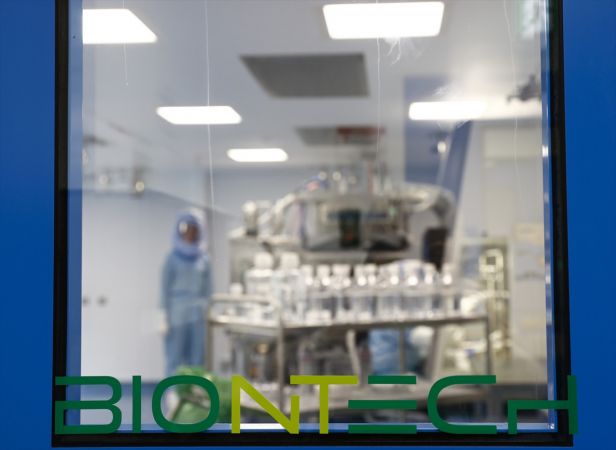 BioNTech Kovid-19 Aşısı Üretim Tesisi Basın Mensuplarına Açıldı! 48