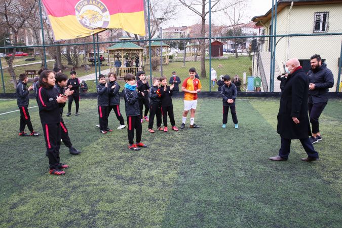 Başkan Altınok’tan minik futbolculara penaltı dersi 1