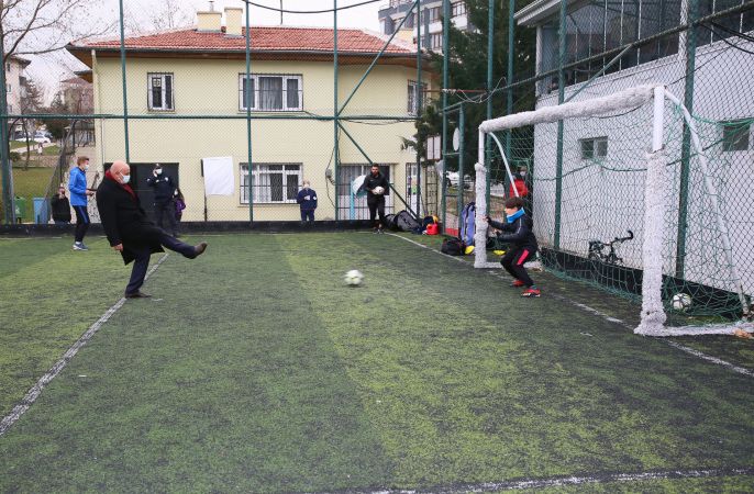 Başkan Altınok’tan minik futbolculara penaltı dersi 4