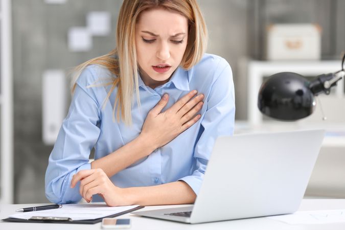 Kalp ağrısının 5 önemli nedeni! 3