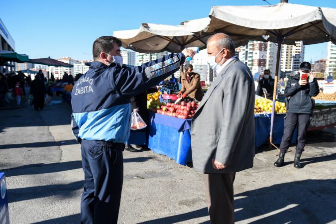 Ankara'da semt pazarlarına covıd ayarı 1