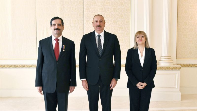 Son Dakika: Azerbaycan Cumhurbaşkanı Aliyev, Türkiye Bakü Büyükelçisine  "Dostluk Nişanı" Takdim Etti 2