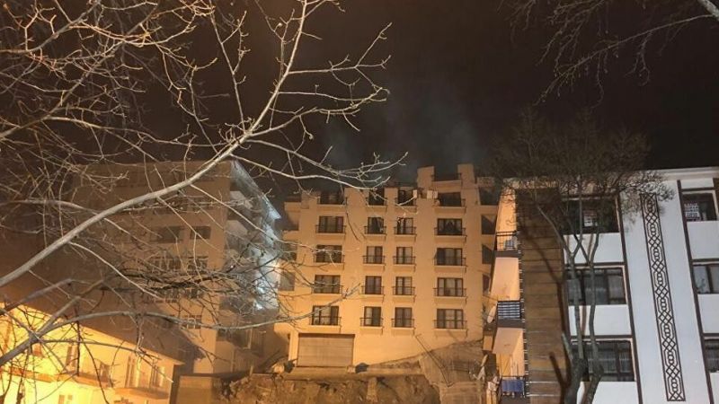 Ankara Çankaya'da Çökme Riski Bulunan Apartmanda Çalışmalar Sürüyor! 1