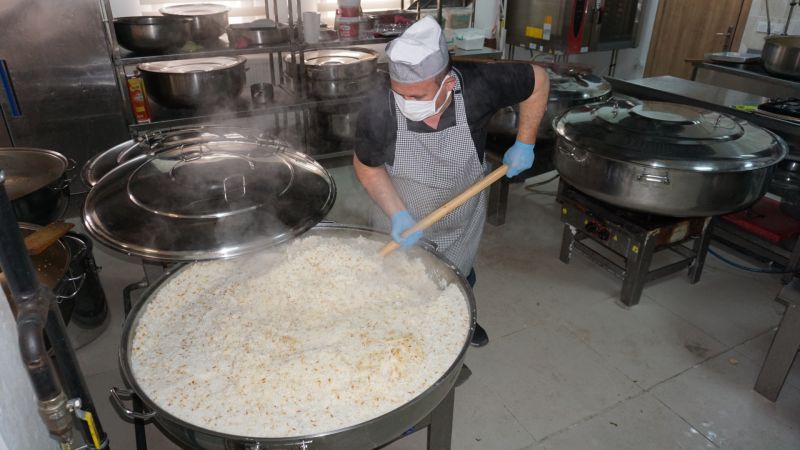 Beypazarı Belediyesi, Ramazan ayı boyunca günlük 400 haneye sıcak yemek dağıtımı yapıyor 2